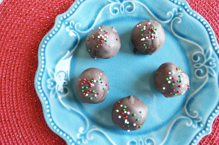 Holiday Peanut Butter Balls Recipe