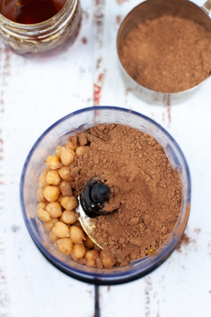 Hummus ingredients in food processor