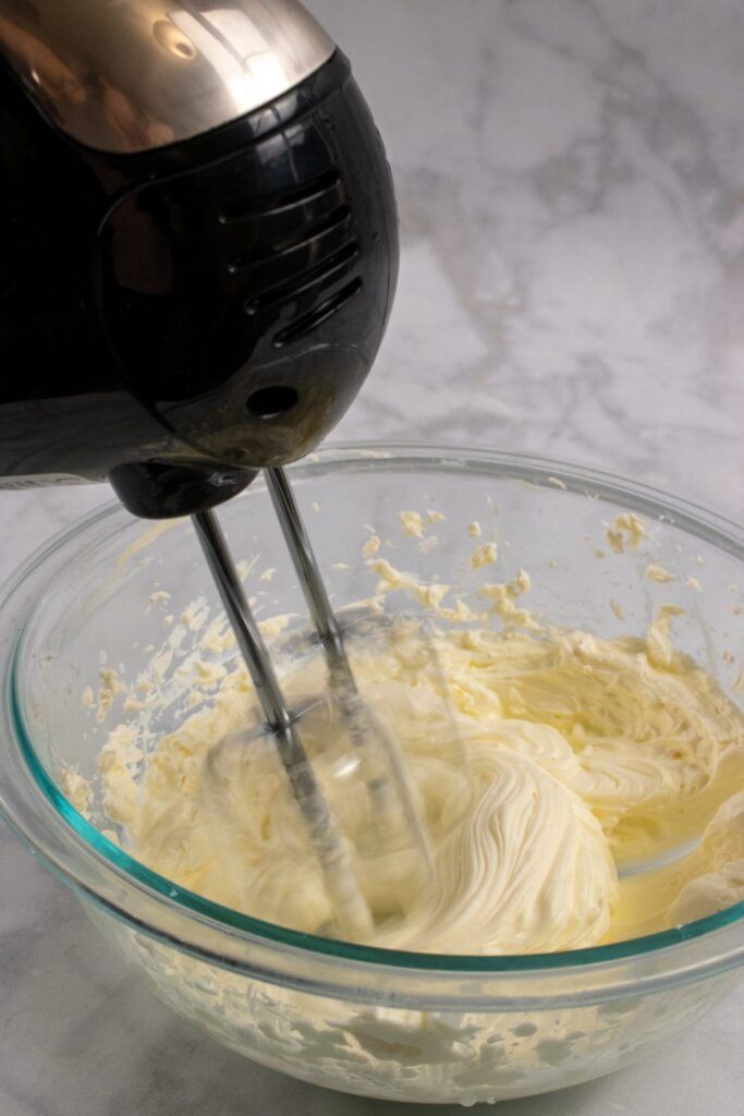Ham-rolls-whipped cream cheese