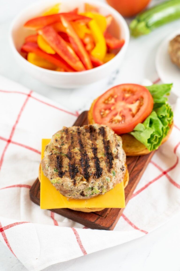 WW Zucchini Turkey Burgers {in 4 Easy Steps!} The Holy Mess