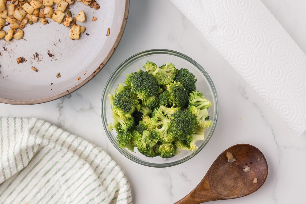 Steamed broccoli for frittata